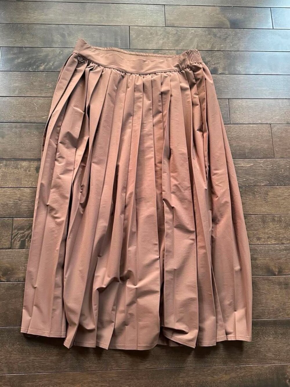 Nike 24.7 PerfectStretch Brown Dri Fit Pleated Skirt - Picture 5 of 5